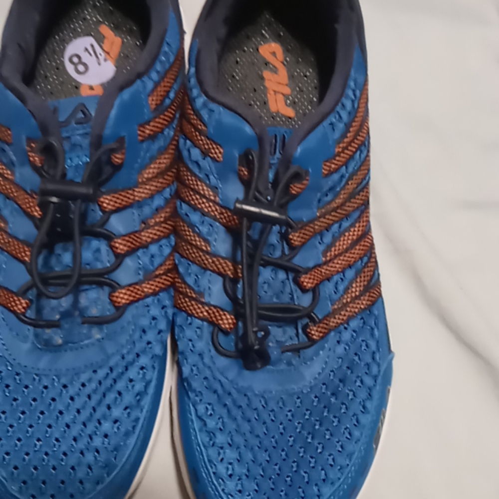 Men running shoes